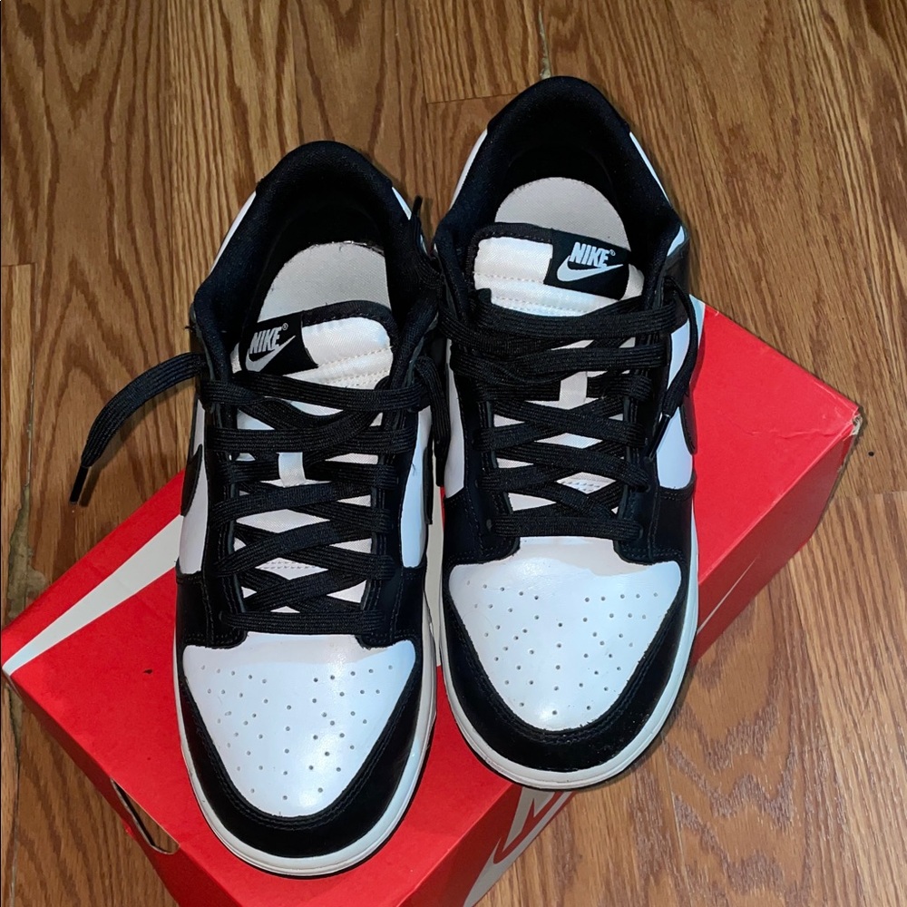 Nike Men's Panda Dunks (Classic Black and White Sneakers)
